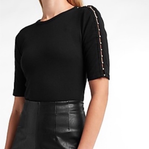 Express Ribbed Pearl Inset Tee NWT - Picture 2 of 16
